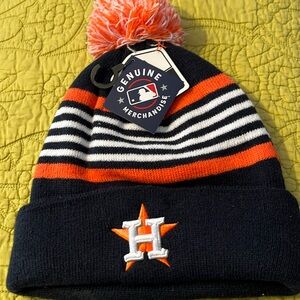 Astro’s knitted cap